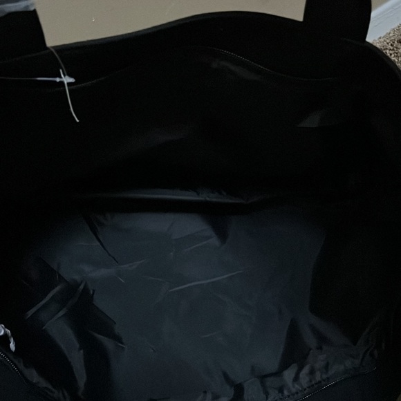 NWT Victorias Secret Glitter Tote with matching travel pouch $80 - Picture 5 of 10